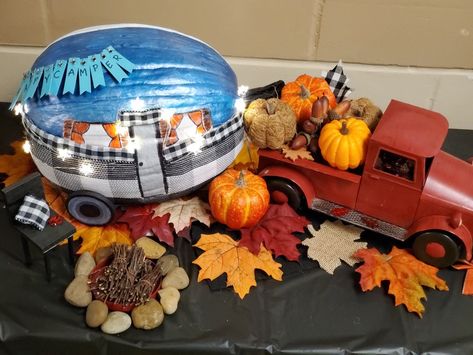 Camper Pumpkin Decorating, Pumpkin Camper Painted, Pumpkin Painting Creative, Camper Pumpkin, Halloween Creche, Unique Pumpkin Decorating Ideas, Diy Pumpkin Carving, Decorating Pumpkins, Pumpkin Carve