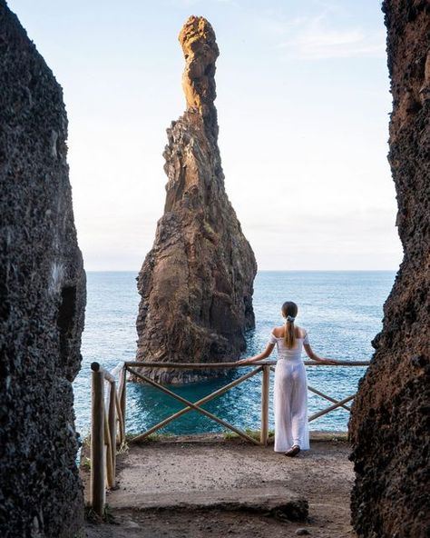 Algarve Portugal Outfit, Madeira Photoshoot, Madeira Outfit, Madeira Photos, Madeira Aesthetic, Hike Pictures, Porto Moniz, Natural Swimming Pools, Rays Of The Sun