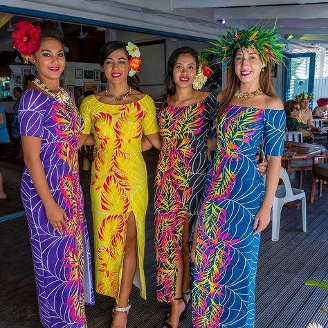 Stunning collections of @inangarodesign worn by our beautiful @misscookislands contestants 🌺 👧 👑 👗 #misscookislands2017 #pacificfashion #pacificprint #handpainted #pacificwear #islandinspiration #elegance #pacificstyle #stylist #islandgirl #cookislandswear #pacificmade #cookislandstourism #southpacificislands #inangarodesigns #southpacific Hawaiian Dress Pattern, Samoan Clothing, Samoan Dress, Samoan Designs, Island Chic, 21st Ideas, Cultural Clothing, Island Style Clothing, Island Dresses