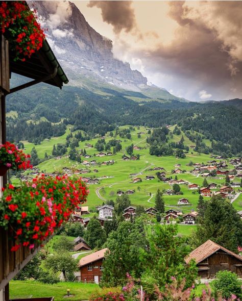 Beautiful Switzerland. Is it really as expensive as they say..? Jungfrau Switzerland, Places In Switzerland, Fotografi Alam Semula Jadi, Mountain Village, Alam Yang Indah, Beautiful Places In The World, Alam Semula Jadi, Beautiful Places To Travel, Beautiful Places To Visit