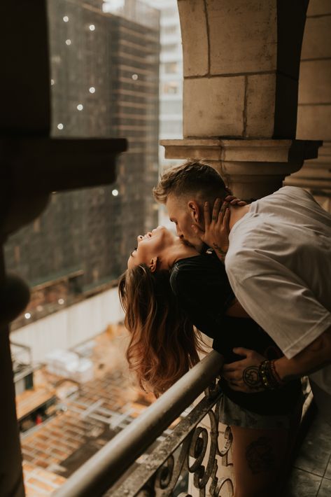 Balcony Photoshoot Ideas Couple, Couple Balcony, Balcony Couple Photos, Couple On A Balcony, Couple Balcony Photography, Piano Couple Photography, Classy Hotel Engagement Photos, Moody Romantic Couple Photos, Moody Couples Photography