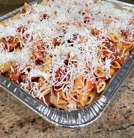 Quick Meals For Large Groups, Baked Pasta For A Crowd Parties, Pasta Bake For A Crowd, Ziti For A Large Crowd, Make Ahead Baked Ziti, Baked Ziti Freezer Meal, Freezer Baked Ziti, Baked Ziti Crockpot, Crock Pot Ziti