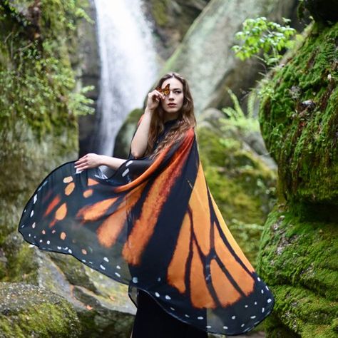 Butterfly Wings Photoshoot, Fairy Cape, Butterfly Wing Dress, Monarch Butterfly Costume, Bird Wings Costume, Butterfly Halloween Costume, Dreamy Butterfly, Galaxy Stuff, Fairytale Photoshoot