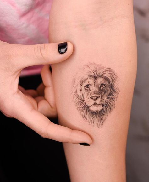 Tiny Lion Tattoo, Fierce Animal Tattoos, Fierce Lion Tattoo, Small Lion Tattoo For Women, Lion Tattoo For Women, Small Leo Tattoo, Leo Lion Tattoos, Tattoo Leo, Animal Tattoo Designs