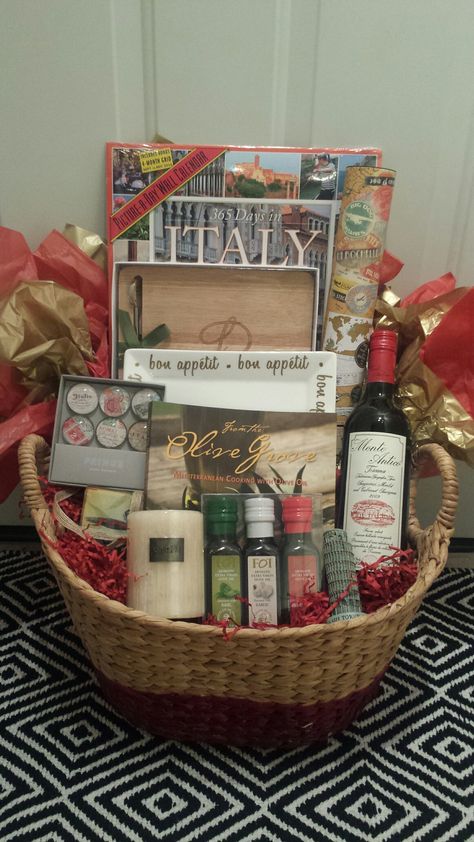 Taste Of Italy Gift Basket, Italy Gift Basket, Vacation Gift Basket, Game Night Gift Basket, Italian Gift Baskets, Theme Baskets, Game Night Gift, Wine Basket, Travel Themed Gifts