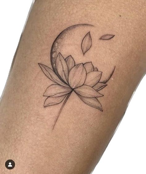 Flower Tattoo On Bicep Women, Lotus Tattoo Design For Women, Lotus Tattoo Ideas, Simple Lotus Flower Tattoo, Small Lotus Tattoo, Lotus Flower Tattoos, Delicate Tattoos For Women, Leg Sleeve Tattoos, Full Hand Tattoo