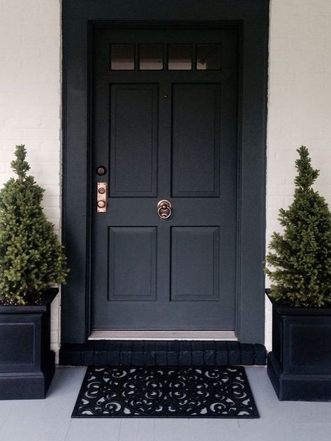 12 Ways to Add Black Trim - Black trim helps to define spaces. Great for front doors, bookcases, shelving, fireplaces, cabinets, using stencils, tiles or paint. More black trim ideas? Click here ...   . #homedecoration #entryway #shelves #bathroom #decor Deur Ensuite, Black Front Door, Front Door Hardware, Blue Front Door, Door Colors, Black Front Doors, Front Door Entrance, Exterior Front Doors, Door Inspiration