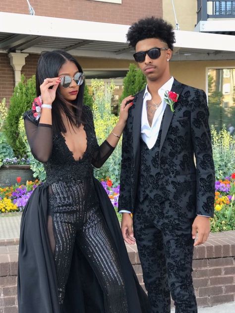 Black Formal Dress Outfit, Guy Prom Outfits, Homecoming Outfit Ideas, Prom Fits, Prom Outfits For Guys, Couples Prom, Prom Tux, Homecoming Outfits For Guys, Prom For Guys