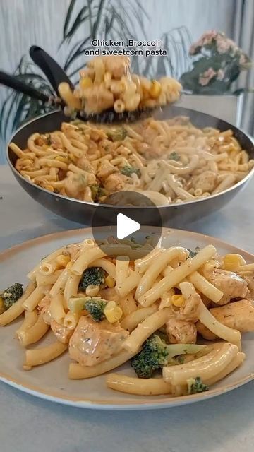 What To Cook With Broccoli, Meals With Broccoli, Broccoli Pasta Recipes, Sweetcorn Pasta, Recipes With Broccoli, Pasta Con Broccoli, Pasta Broccoli, Chicken Broccoli Pasta, Corn Pasta