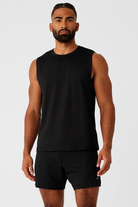 The size is big. I thought it was summer but it's winter pants. Workout Clothes For Men, Womens Onesie, Black Outfit Men, Gym Outfit Men, Rest Days, Mens Workout Clothes, Running Fashion, Muscle Tank Tops, Womens Capris