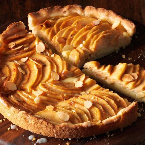 Autumn Apple Torte Fall Cheesecake, Apple Torte, Chocolate Cream Pie Recipe, Cake Mug, Torte Recipe, Chocolate Cream Pie, Apple Season, Custard Cake, Apples And Cheese