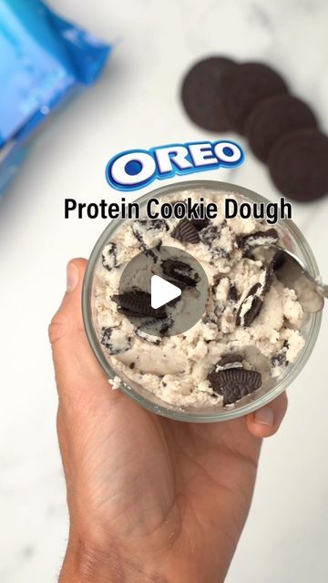 Spencer Miller the MacroChef on Instagram: "Single Serve OREO PROTEIN COOKIE DOUGH🍪🍫🤝 (recipe below 👇)  Also, if you guys love these recipes it is huge if you share and comment to help more and more people see them! And.... if you love baking with protein, try my company @macro1nutrition with a whey/casein blend made for baking and cooking! And “MACROCHEF” will save you 15% always🔥  ✅Ingredients (makes 2 servings)  1 scoop (34g) @Macro1Nutrition ONE Protein (cookies & cream flavor coming soon but you can use vanilla for now!) **** Must be a whey + casein blend protein, Whey will NOT work 3 tbsp (24g) coconut flour 1/2 cup (120mL) unsweetened almond milk 2 Oreo thins, crushed  ✅Instructions 1. Add protein powder, coconut flour, and almond milk to a small bowl. Mox until a smooth, thick Oreo Protein Powder Recipes, Ghost Oreo Protein Recipes, Single Serve Cookie, Whey Protein Recipes, Oreo Thins, Protein Cookie Dough, Protein Cookie, Protein Bowls, Protein Ice Cream