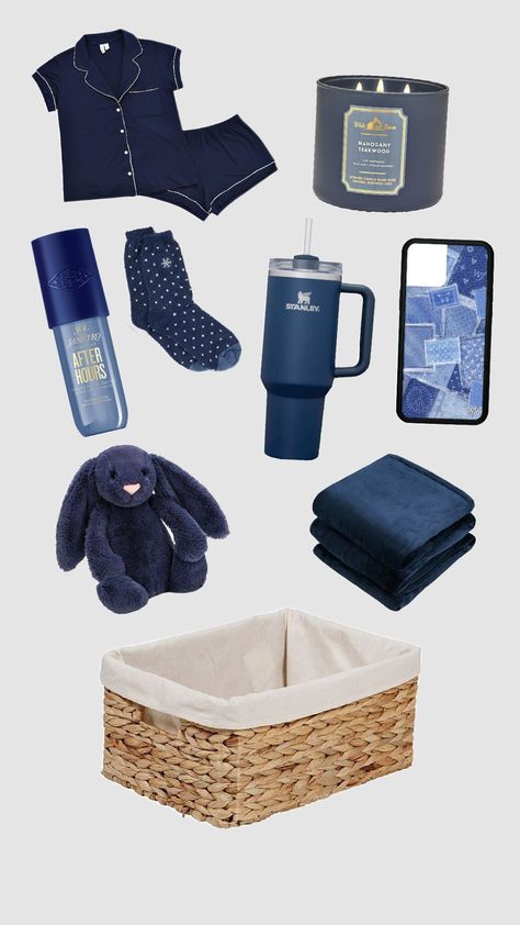 Blue Hamper Gift Ideas, Blue Christmas Gift Basket, Blue Gift Aesthetic, Royal Blue Gift Basket Ideas, Blue Gifts Ideas, Space Themed Gift Basket, Blue Burr Basket Ideas, Burr Baskets Christmas, Navy Blue Gift Basket Ideas