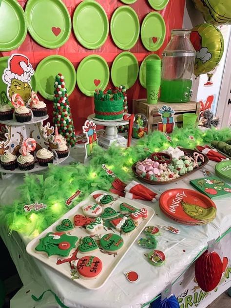 Whobilation Party Food, Grinch Two Year Old Birthday Party, 3rd Birthday Christmas Theme, Grinch Birthday Party Centerpieces, Whoville Party Decorations, Grinch Birthday Party Games, Grinch Birthday Party Decorations Diy, Grinch 1st Birthday Party, Grinch Foods