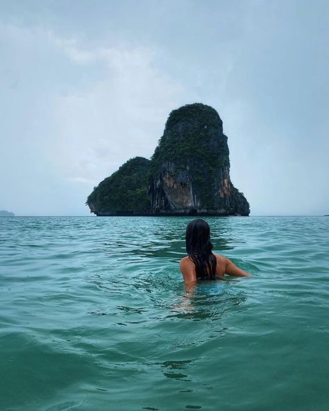 Krabi Thailand Aesthetic, Thailand Asthetic Picture, Thailand Photo Inspiration, Travel Aesthetic Thailand, Thailand Trip Aesthetic, Backpack Aesthetic Travel, Backpacking Southeast Asia Aesthetic, Travel Aesthetic Asia, Thailand Vacation Aesthetic