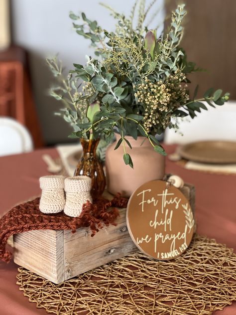 Boho Neutral Centerpieces, Woodland Theme Centerpieces Decor, Baby Bootie Centerpieces, Gender Neutral Centerpieces, Greenery Gender Reveal Party, Boho Shower Centerpieces, Woodland Themed Centerpieces, Mexican Boho Baby Shower Theme, Mexican Baby Shower Centerpieces