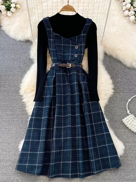 Winter One Piece Dress Outfit Ideas, Cool Outfits Female, Winter Outfit Design, Outfit Inspo Modest, Winter Dress Design, Pink Check Dress, Winter Tops For Women, Nautical Chic, Golden Globes Red Carpet