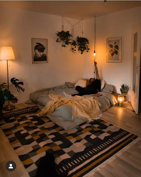 Bed On Floor Decor, Floor Mattress Aesthetic, Bed On Floor Ideas Aesthetic Cozy, Mattress On Floor Ideas Aesthetic, Matress Ideas Floor Aesthetic Bedroom, Room Ideas Aesthetic Bed On Floor, Floor Matress Decoration, Mattress On The Floor Aesthetic, Cozy Floor Bed