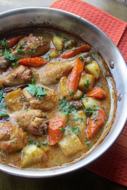 White Wine Chicken Stew, White Wine Chicken, Wine Chicken, Turkey Dishes, Chicken Stew, Poultry Recipes, Stew Recipes, Turkey Recipes, A Bowl