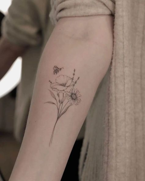 Wild Flower Tattoo, Tattoo Design Ideas For Women, Aster Flower Tattoos, Violet Flower Tattoos, Daisy Tattoo Designs, Realistic Flower Tattoo, Violet Tattoo, Poppy Flower Tattoo, Daisy Flower Tattoos