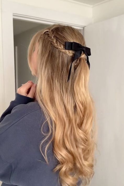 90+ Trendy Bow Hairstyles For A Perfect Look Bow Prom Hair, Prom Bow Hairstyle, Cute Pretty Hairstyles, Grad Hairstyles Straight Hair, Cute School Dance Hairstyles, Cute Hair Bow Hairstyles, Cute Hairstyles For School Up, Two Bows In Hair, Hairstyles Using Ribbon