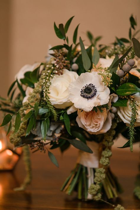 October Wedding Bouquets, Anenome Flower, Dolomites Wedding, Bouquet Styles, Ivy Room, Magnolia Bouquet, Chicago Fall, Fall Wedding Bouquet, Anemone Bouquet