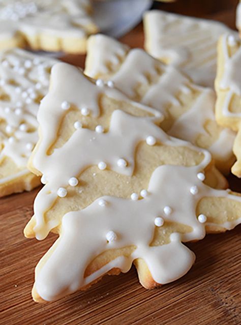 21 Christmas Cookies! A delicious roundup! | My Imperfect Kitchen Jul Mad, Sugar Cookie Recipe, White Icing, Xmas Cookies, Mini Pies, Christmas Cookies Decorated, Christmas Sugar Cookies, Christmas Cooking, Simply The Best