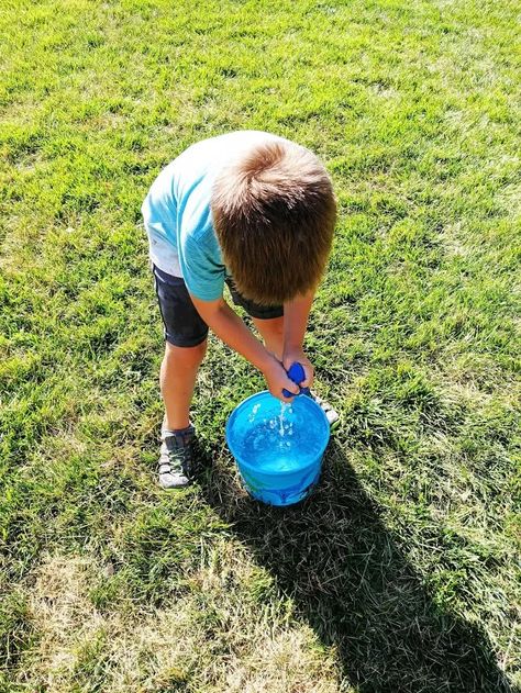 Water Relay- 1 Relay Games, Backyard Fun, Super Mom, Water Plants, One Team, Preschool Activities, Hot Summer, Games For Kids, Fun Activities