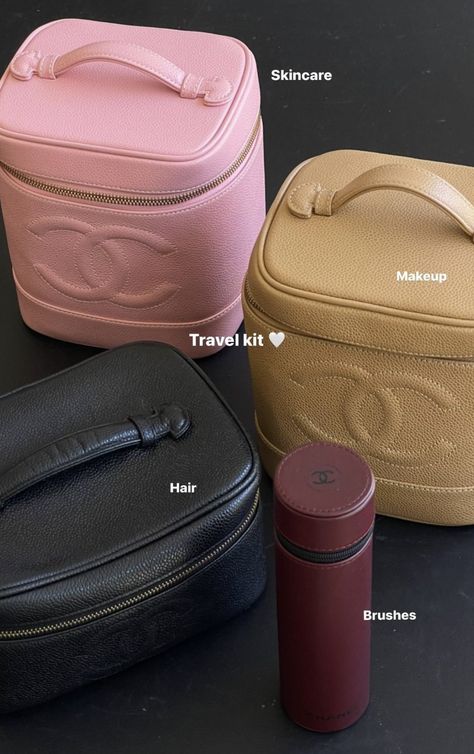 Luxury Makeup Vanity, Chanel Makeup Bag, Chanel Vanity Case, Chanel Vanity, Classy Purses, Luxury Lifestyle Women, Jewelry Box Diy, Chanel Beauty, Makeup Clothes