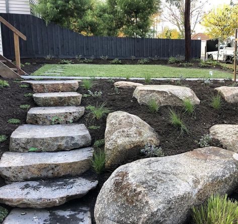 Slate Garden Ideas, Landscaping Acreage, Fire Pit Retaining Wall, Rock Retaining Walls, Beach House Garden, Succulent Garden Landscape, Dream Backyard Garden, Slate Garden, Landscape Stairs