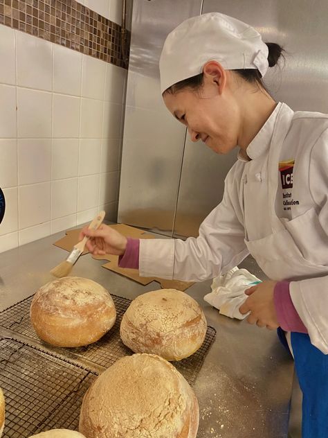 Baking School Aesthetic, Professional Chef Aesthetic, Baker Aesthetic Girl, Chef Aesthetic Girl, Culinary Student Aesthetic, Culinary Arts Aesthetic, Pastry Chef Aesthetic, Culinary School Aesthetic, Baker Job