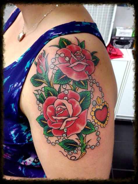 Traditional rose tattoo with pearl necklace and heart pendant. Pearl Necklace Tattoo Ideas, Pearl Necklace Tattoo, Rose Jewelry Tattoo, Pearls Tattoo, Necklaces Tattoo, Dear Woman, Flower Hip Tattoos, Pearl Tattoo, Rose Tattoo Thigh