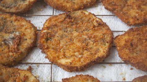 Never Suffer Soggy Fried Eggplant Again With This Seasoning Tip Roasted Whole Eggplant, Tomato Gratin Recipe, Fried Eggplant Recipes, Ways To Cook Eggplant, Amazing Easy Recipes, Crispy Eggplant, Eggplant Recipes Easy, Eggplant Parmesan Baked, Eggplant Recipes Parmesan