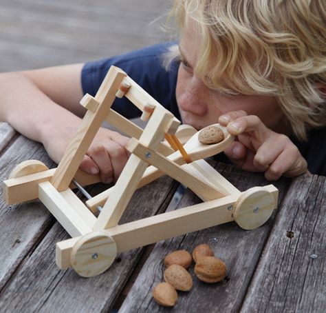 Diy Catapult, Kids Woodworking Projects, Tre Kunst, Wooden Signs Diy, Woodworking Projects For Kids, Woodworking Toys, Woodworking For Kids, Sell Diy, Diy Projects For Kids