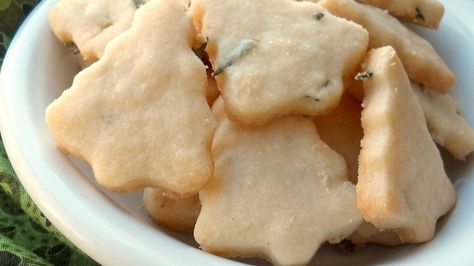 A very Victorian recipe! Some people are put off by the notion of herb cookies, but you'll be pleasantly surprised. The flavor improves with age (best 2 days after),  keeping for about a week. Rosemary Shortbread Cookies, Victorian Recipes, Rosemary Shortbread, Cookie Maker, Rolled Sugar Cookies, Eat Cookies, Shortbread Cookie Recipe, Favorite Cookie Recipe, Butter Cookies Recipe