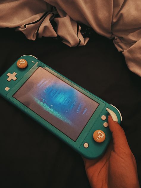 Nintendo Aesthetic, Nintendo Lite, Gaming Aesthetic, Nintendo Switch System, Little Nightmares, Bff Birthday Gift, Nintendo 3ds Xl, Pc Setups, Bff Birthday