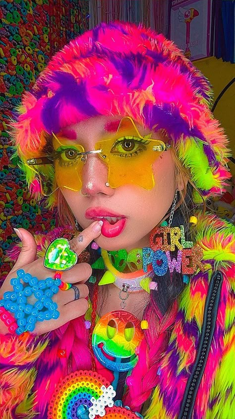 Acid Pixie Aesthetic, Cybr Grl, Pixie Aesthetic, Kid Core Aesthetic, Decora Fashion, Harajuku Decora, Kandi Kid, Fest Outfits, Harajuku Fashion Street