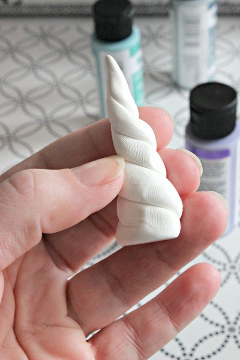 Polymer Clay Unicorn Horn, How To Make Unicorn Horn, Unicorn Horn Diy, Unicorn Crafts Diy, Diy Unicorn Horn, Diy Unicorn Horns, December First, Unicorn Wreath, Unicorn Horn Headband