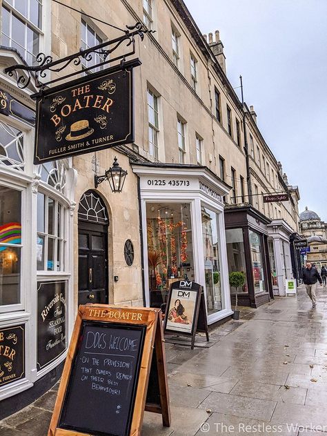 30 photos that will make you want to visit Bath, England | The Restless Worker Bath Spa England, City Of Bath England, Bath City England, Bath University Aesthetic, Doncaster Aesthetic, Bath Uk Aesthetic, Bath Europe, Bath England Aesthetic, Spring In England