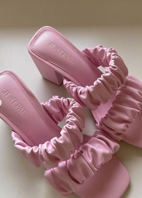 elena abelli Pink Aesthetic Accessories, Pink Wardrobe Aesthetic, Pink Aesthetic Heels, Pink Aesthetic Fits, Cute Heels Aesthetic, Aesthetic Pink Pics, Pink Heels Aesthetic, Pink Accessories Aesthetic, White Heels Aesthetic