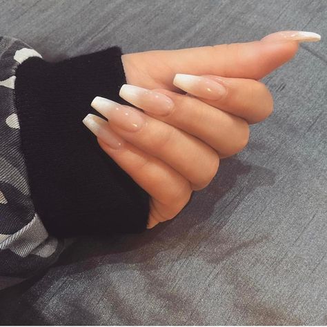 268.6k Followers, 377 Following, 2,224 Posts - See Instagram photos and videos from Nail Bar & Beauty Lounge (@nailbarandbeautylounge) Blended French Tip, French Manicure Acrylic, French Nail Polish, French Manicure Acrylic Nails, Long Natural Nails, Nagellack Trends, Tip Nails, Coffin Nails Long, Nails French