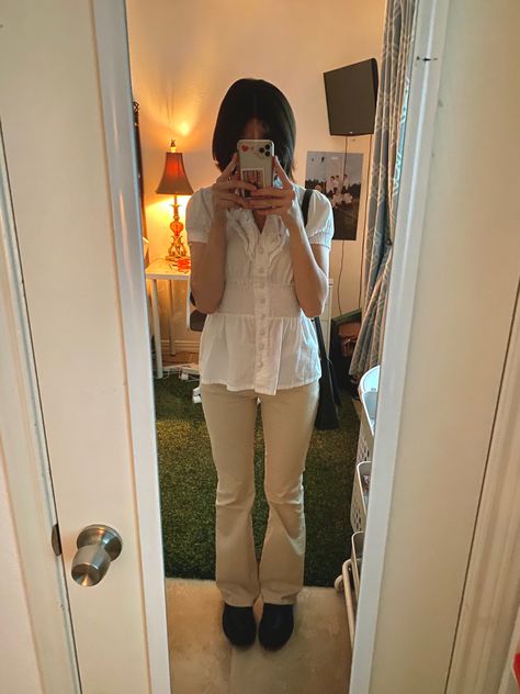 white vintage shirt, cottage core vintage shirt, platforms, beige pants, flared beige pants, thrifted outfit, cute outfit, rory gilmore aesthetic, gilmore girls Khaki Flare Pants Outfit, Cream Flare Pants Outfit, Beige Flare Pants Outfit, White Vintage Shirt, Beige Pants Outfit, Rory Gilmore Aesthetic, Gilmore Aesthetic, Cottage Core Vintage, Thrifted Outfit