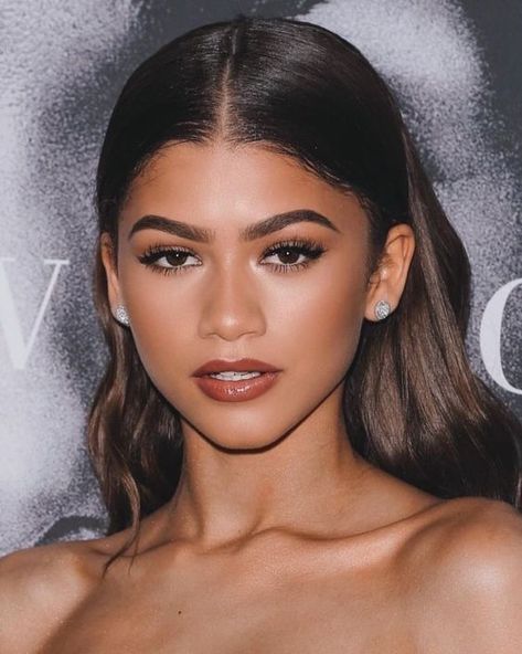 Zendaya Makeup, Hoco Makeup Looks, Makeup Tips For Brown Eyes, Wedding Hairstyles And Makeup, Day Makeup Looks, Celebrity Makeup Looks, Formal Makeup, Best Makeup Tips, Fall Makeup Looks