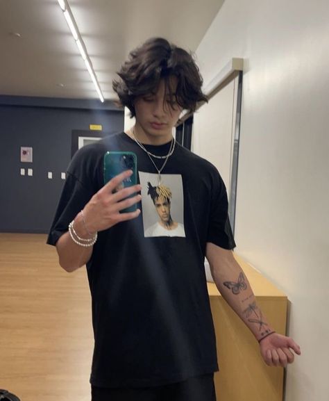 Messy Hair Boy, Fish Out Of Water, Mens Hairstyles Thick Hair, Mens Casual Outfits Summer, Stylish Boys, Men Fashion Casual Outfits, Long Hair Styles Men, Messy Hairstyles, Hair Highlights