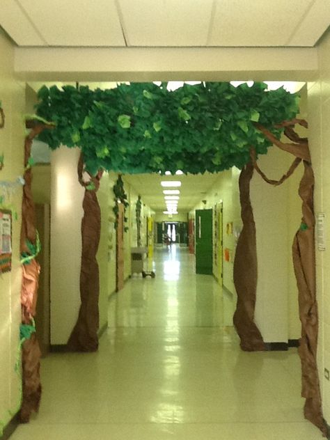 Camping+Theme+Classroom+Tree | ... classroom from Katie Maples! Love the tree and the tree house Paper Tree Classroom, Wonderland Classroom, Tree Classroom, Enchanted Forest Book, Forest Classroom, Classroom Tree, Jungle Theme Classroom, Camping Classroom, Enchanted Forest Theme