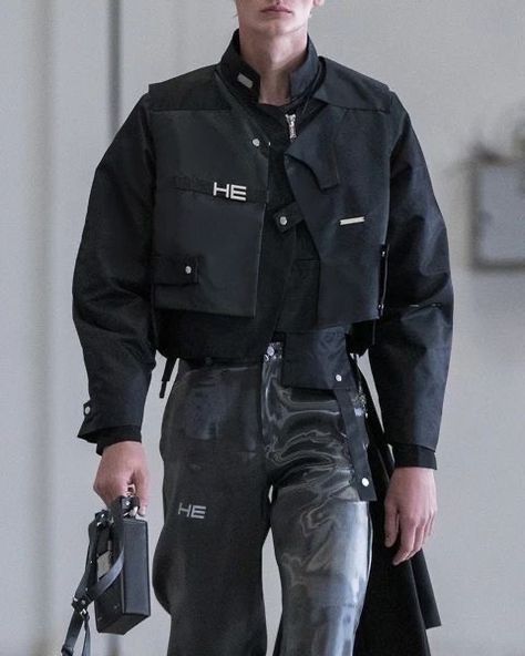 Futuristic Fashion Male, Estilo Cyberpunk, Techwear Fashion, Cyberpunk Clothes, Herren Style, Vogue Men, Concept Clothing, Future Clothes, Style Goals