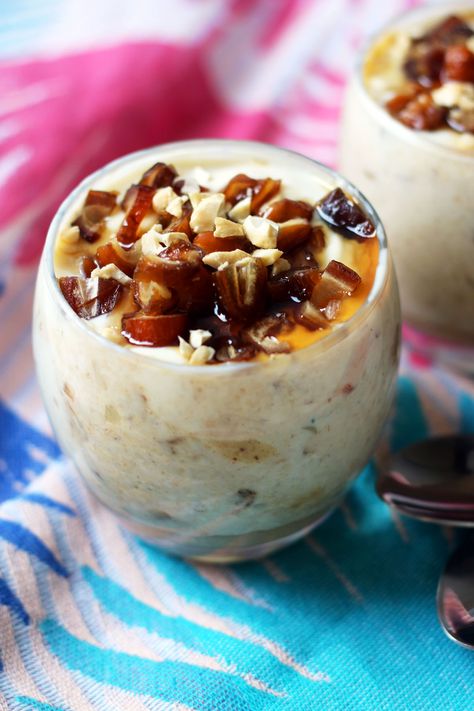 These quick and easy Vegan Peanut butter and Date Overnight Oats are ideal for anyone who likes to meal plan and wants to get ahead! Date Overnight Oats, Whole Food Plant Based Meals, Vegetarian Breakfast Recipes Easy, Plant Based Meals, Soy Oil, York Pennsylvania, Dairy Free Yogurt, Vegetarian Breakfast Recipes, Healthy Breakfast Recipes Easy