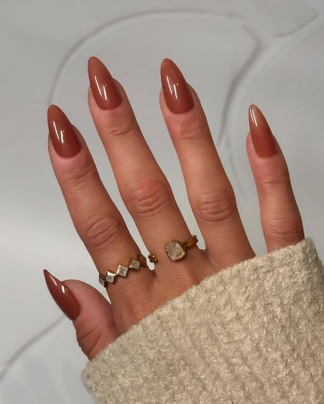 OᐯᗴᖇᗪOᑎᗴ The perfect transition color from summer to fall 🍉🍁 Brown Nails Design, Cute Nails For Fall, Fall Acrylic Nails, Fall Nail Colors, Brown Nails, Autumn Nails, Fall Nail Designs, Nail Sizes, Fall Nails