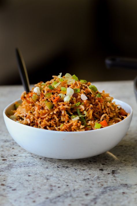 Schezwan Fried Rice, Short Recipes, Vegan Indian Recipes, Cheesy Chicken Broccoli, Lemon Rice, Baked Tofu, Veggie Bowl, Asian Inspired Recipes, Lentil Curry