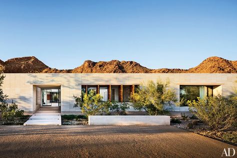 Desert Home Exterior, Modern Desert Home, House In The Desert, Desert Architecture, Oasis Springs, Modern Desert, Arizona House, Desert House, Desert Living